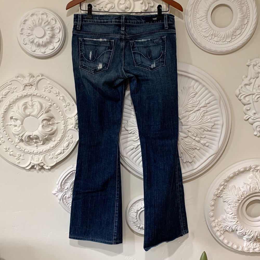 Distressed jeans - Picture 10 of 10